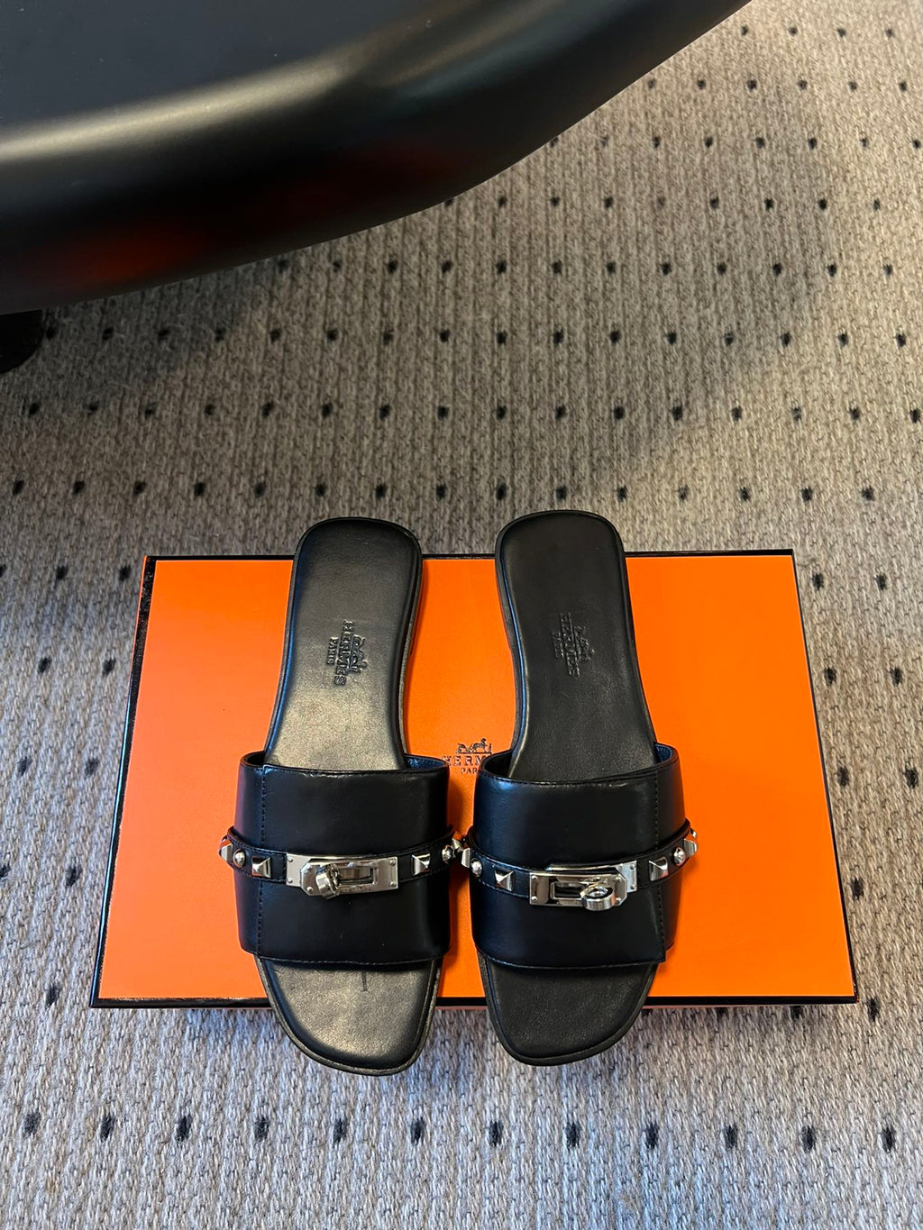 Hermes Giulia Flat Sandal in Black Calfskin