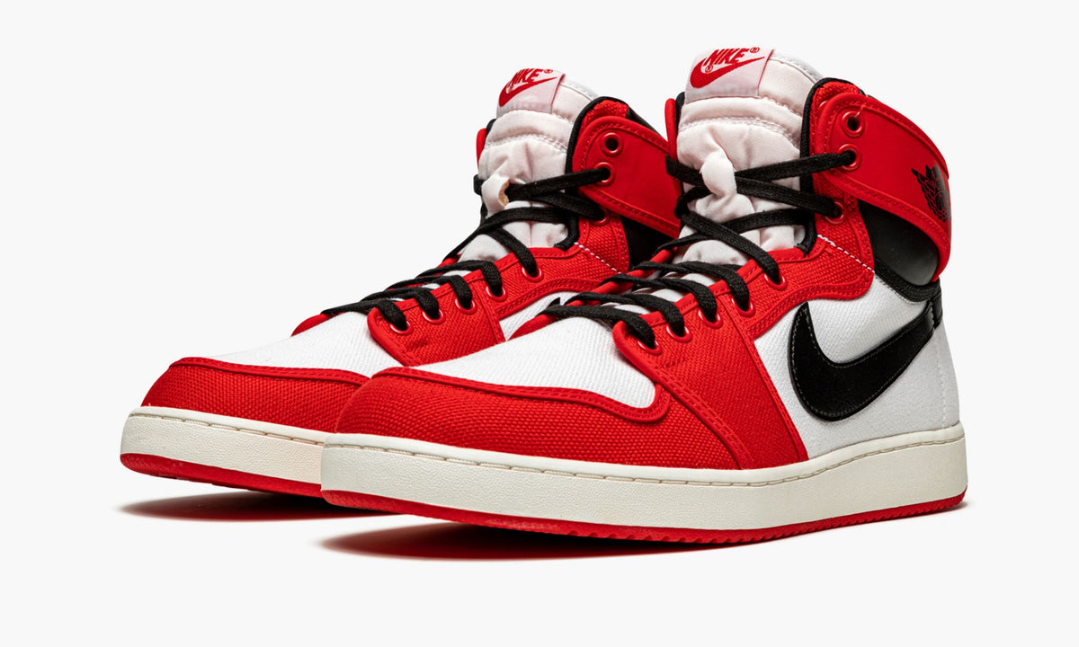 Air Jordan 1 KO "Chicago" Sneakers