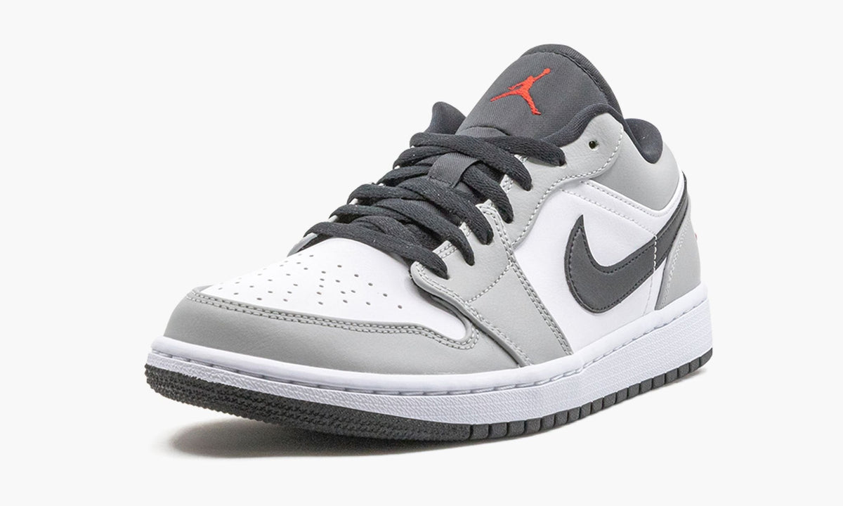 Air Jordan 1 Low "Light Smoke Grey" Sneakers