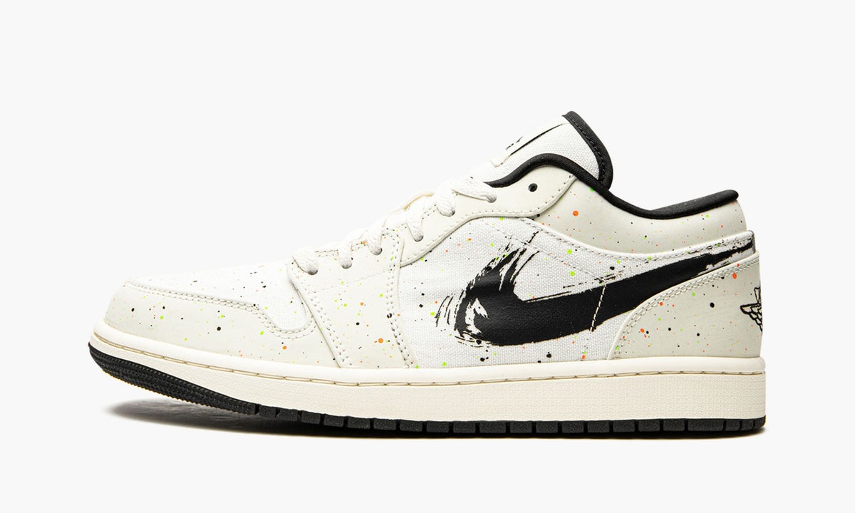Air Jordan 1 Low SE "Brushstroke" Sneakers