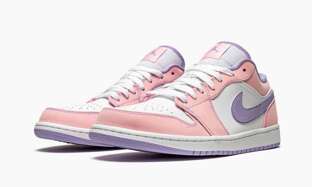 Air Jordan 1 Low SE Arctic Punch Sneakers
