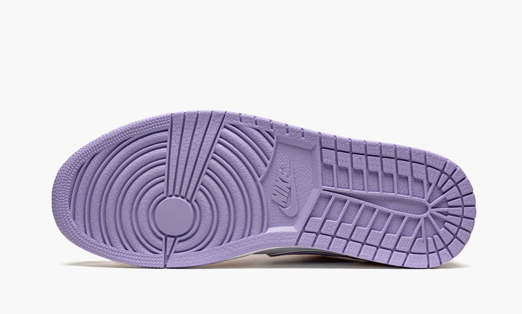 Air Jordan 1 Low SE Arctic Punch Sneakers