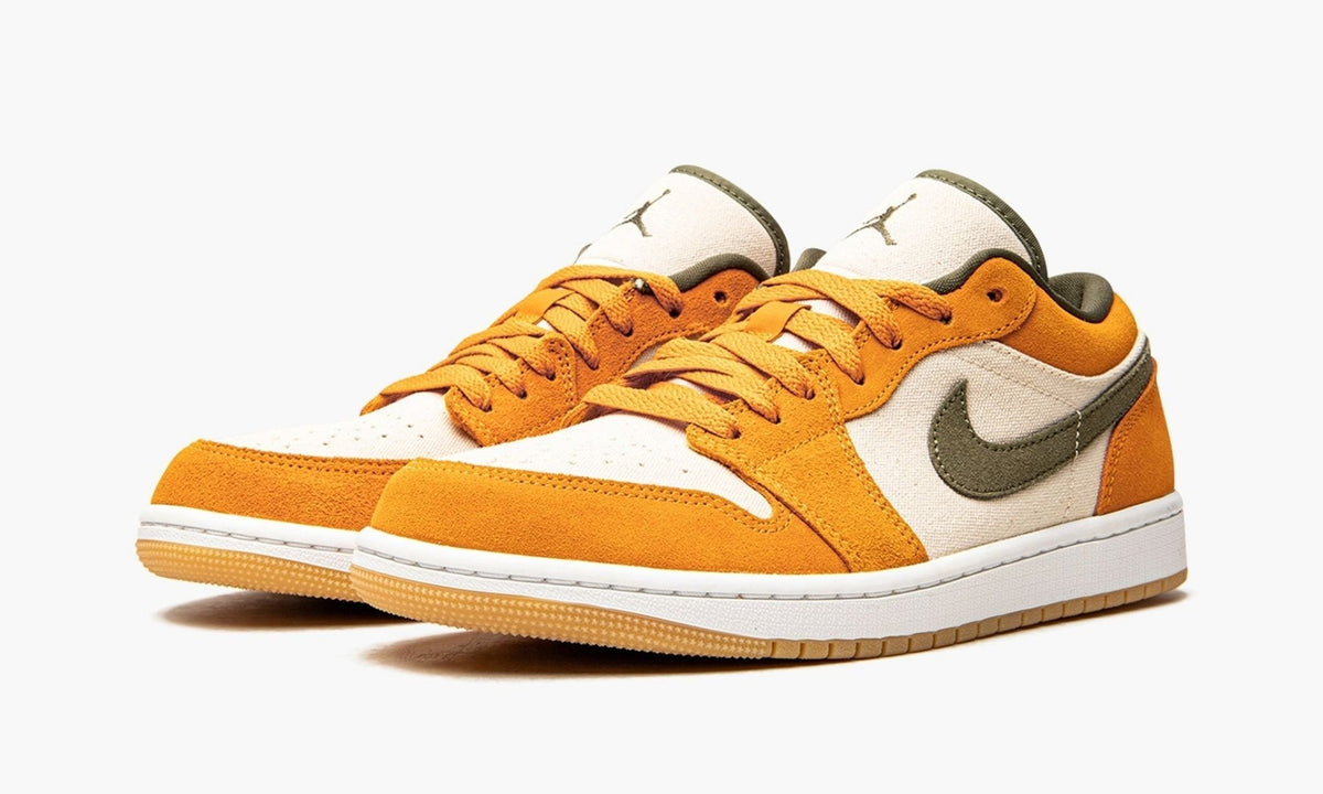 Air Jordan 1 Low SE Light Curry Sneakers