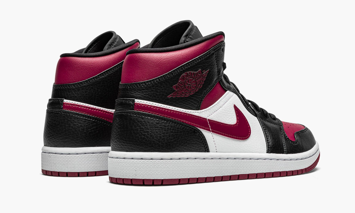 Air Jordan 1 Mid "Bred Toe" Sneakers