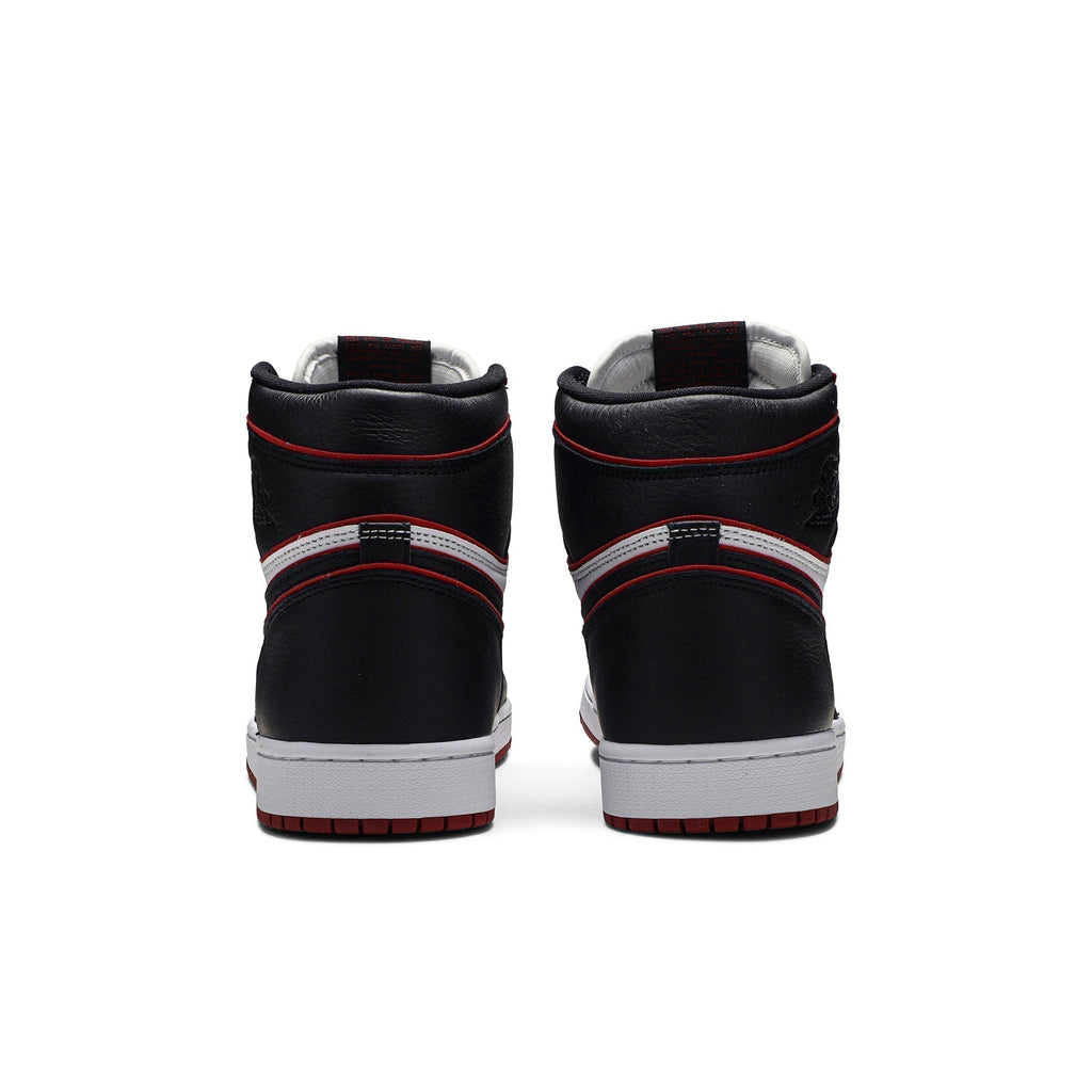 Air Jordan 1 Retro High OG 'Bloodline' 555088-062 Sneakers