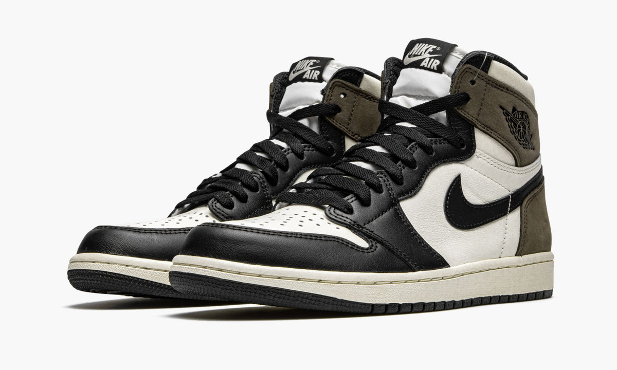 Air Jordan 1 Retro High OG Dark Mocha Sneakers