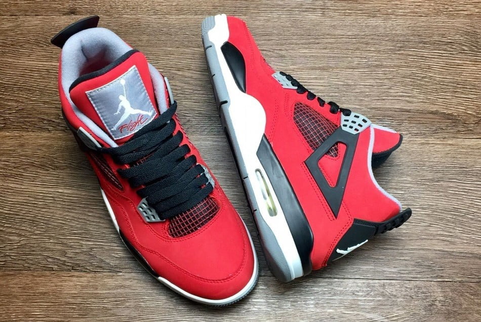 Air Jordan 4 Retro Toro Bravo PS Sneakers