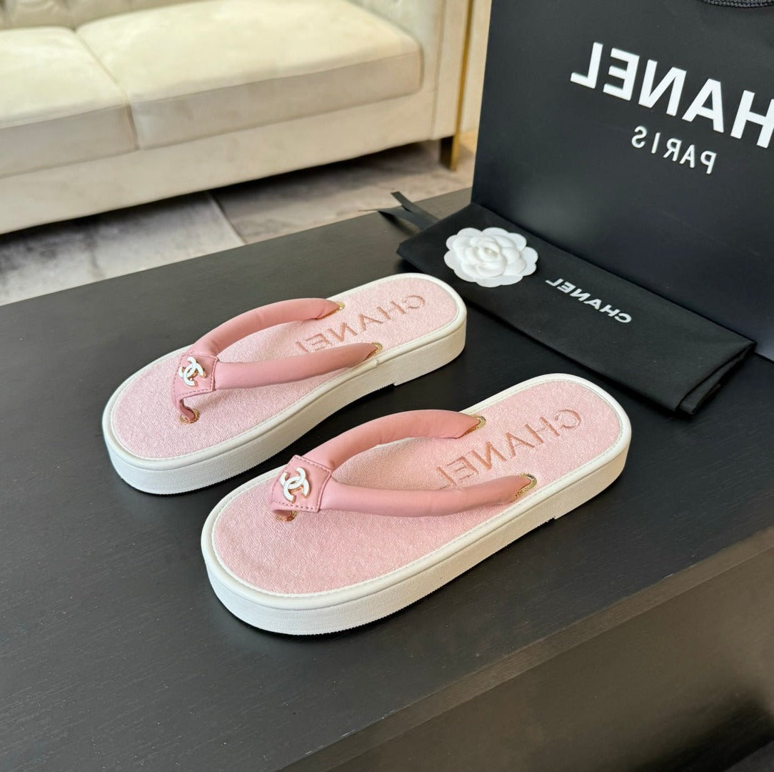 Chanel Thick-Soled Flip-Flops Lambskin Light Pink