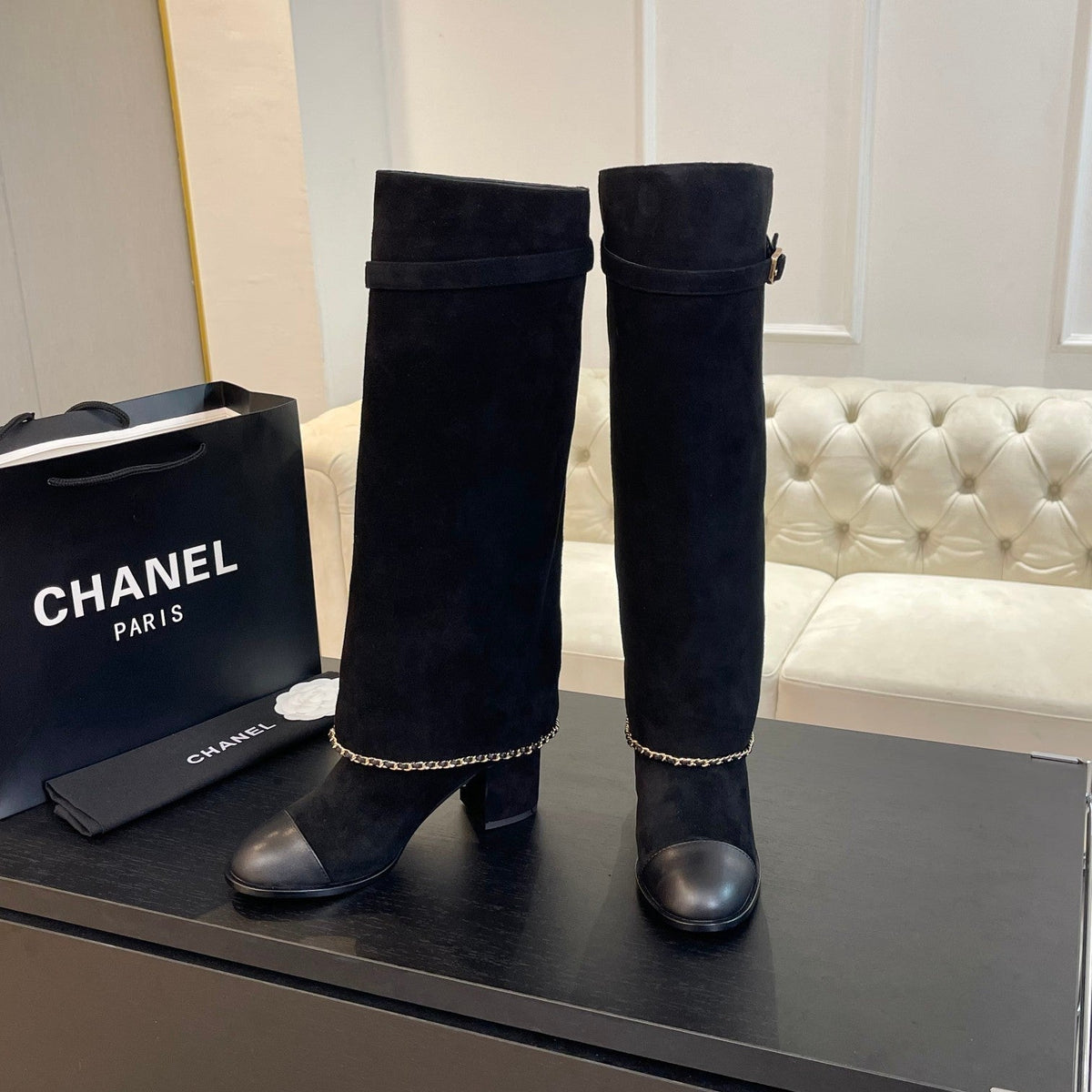 Chanel High Boots 6.5 cm in Black Suede and Calfskin