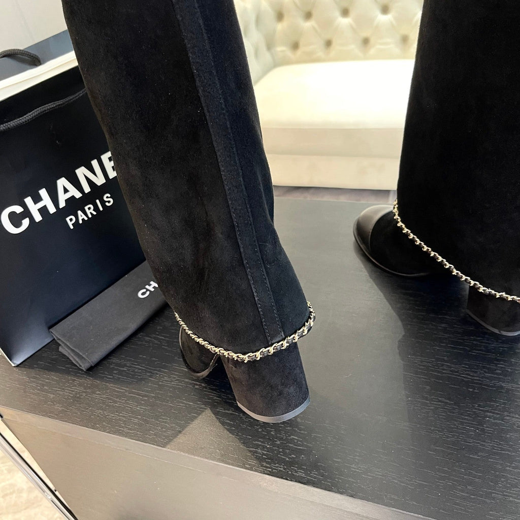 Chanel High Boots 6.5 cm in Black Suede and Calfskin