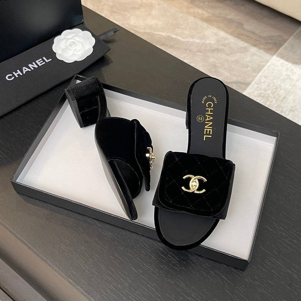 Chanel Mid-Heel 5 cm Mule in Black Velvet