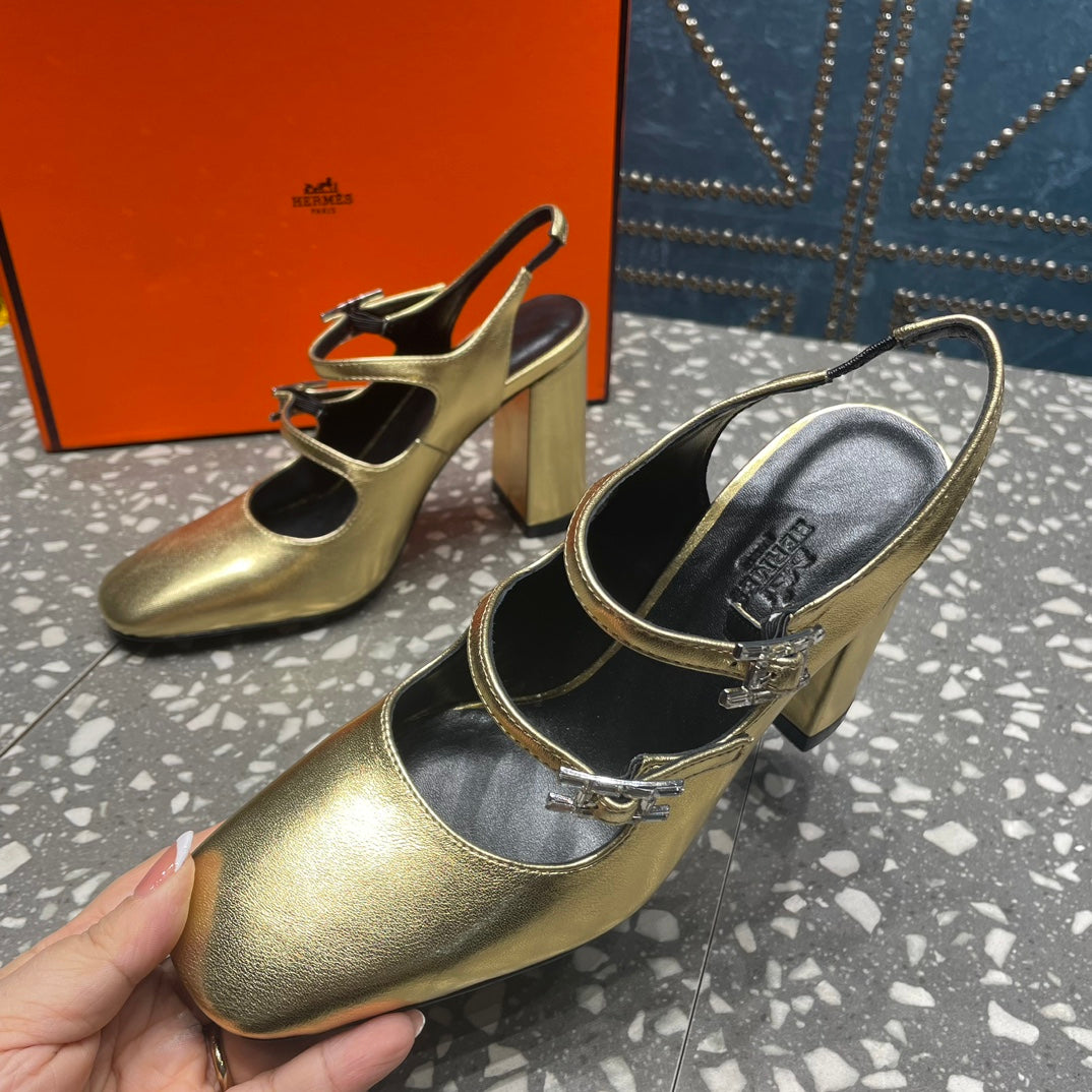 Hermes Jackie 80 mm Pump in Light Gold Calfskin