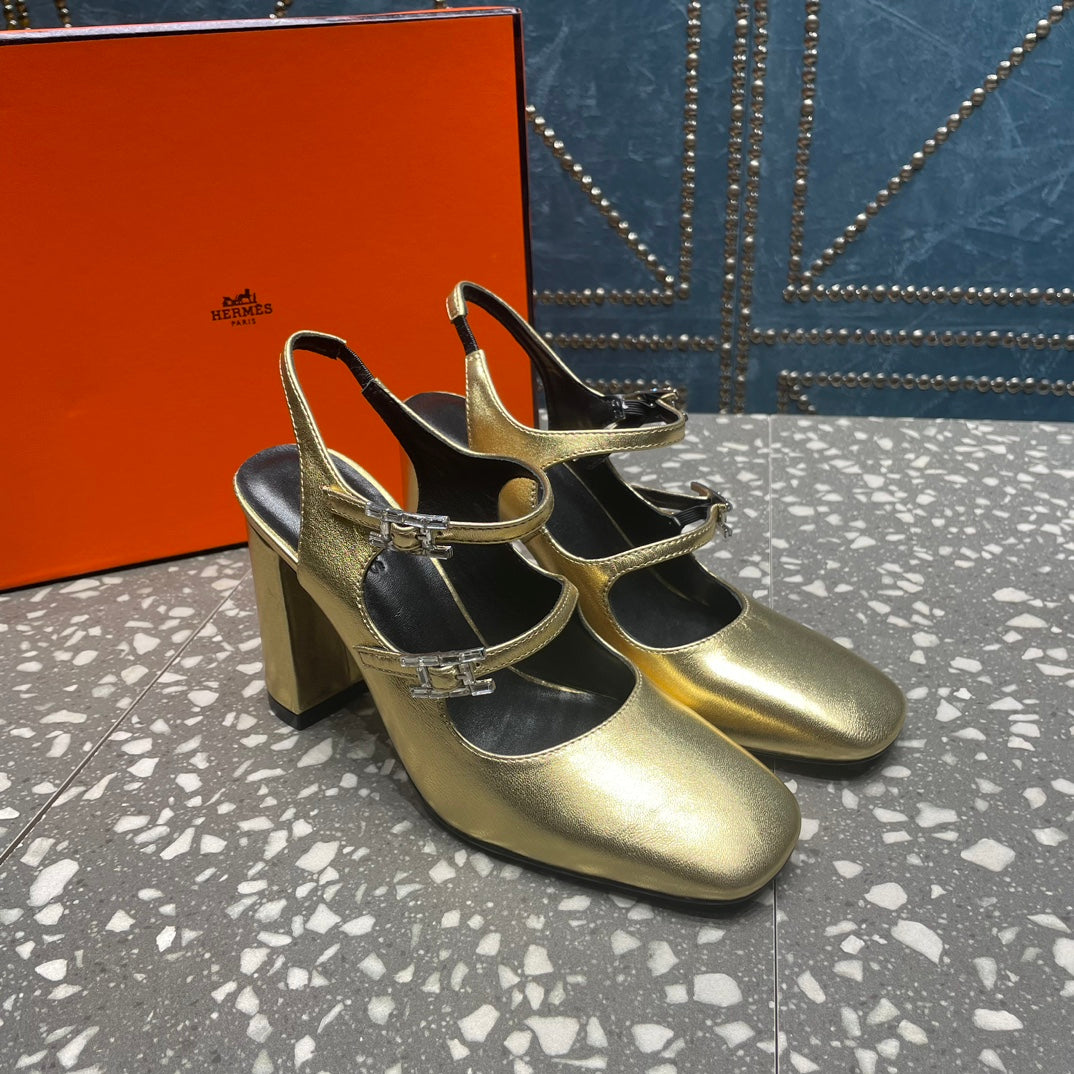 Hermes Jackie 80 mm Pump in Light Gold Calfskin