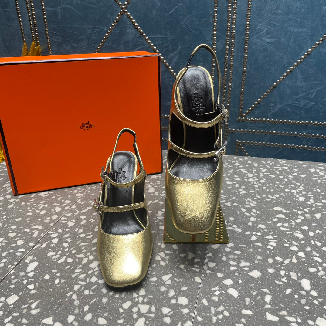 Hermes Jackie 80 mm Pump in Light Gold Calfskin