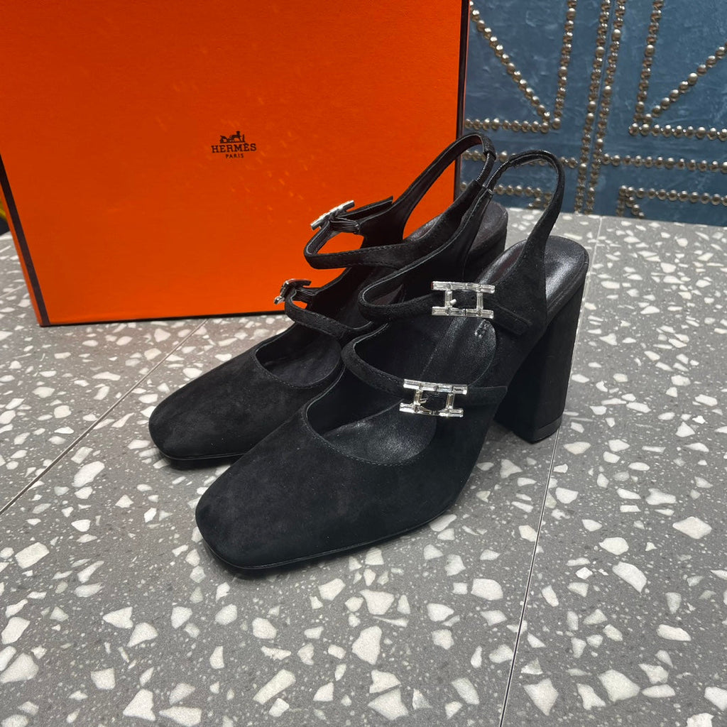 Hermes Jackie 80 mm Pump in Black Suede