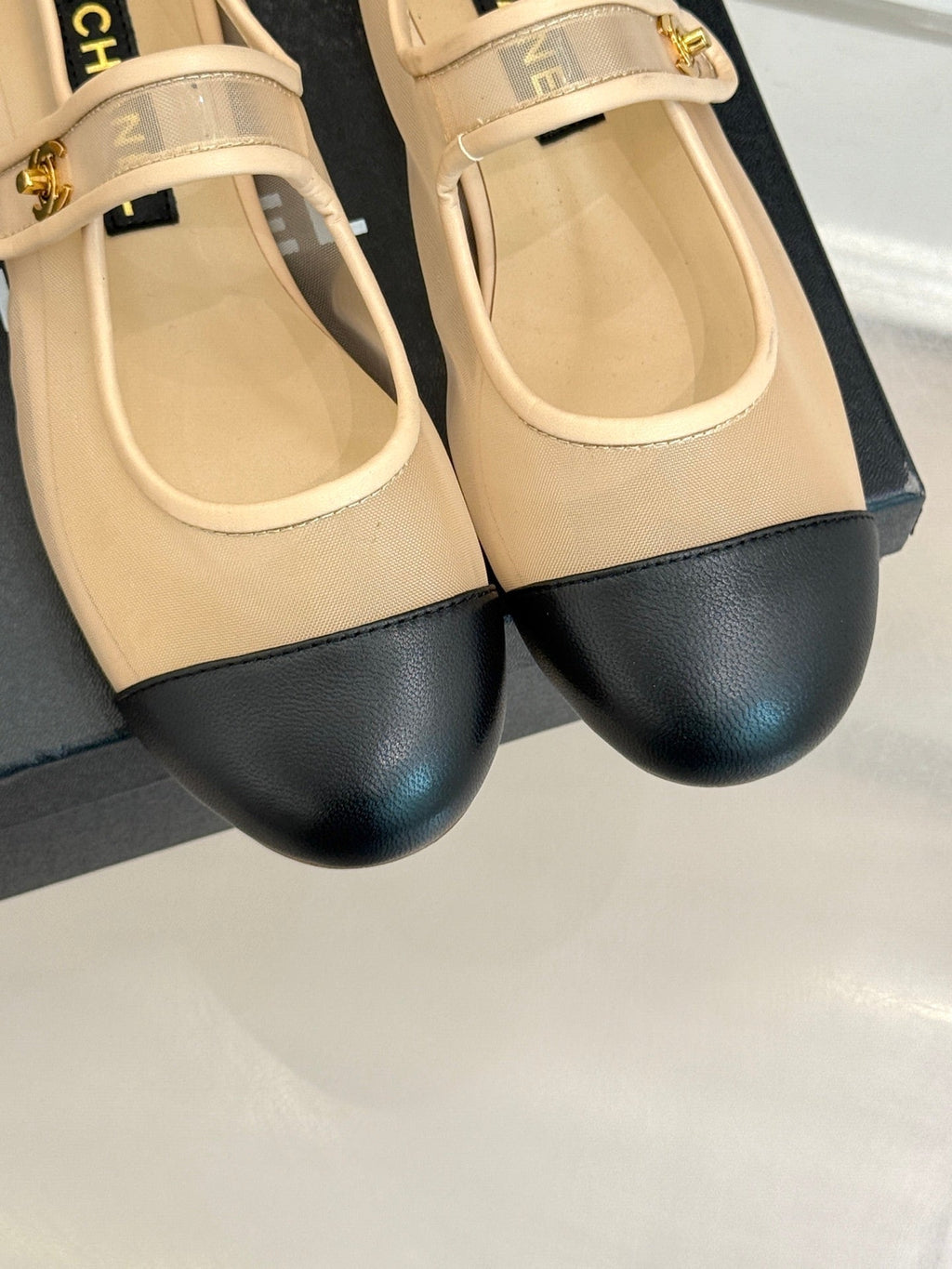 Chanel Flat Shoes in Beige Mesh and Black Lambskin