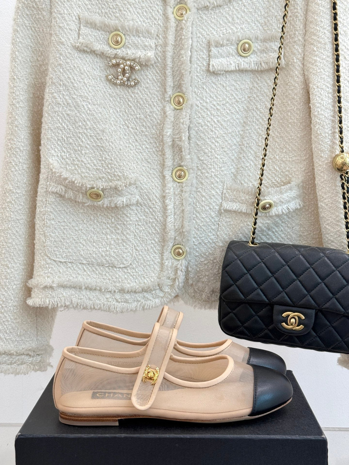 Chanel Flat Shoes in Beige Mesh and Black Lambskin
