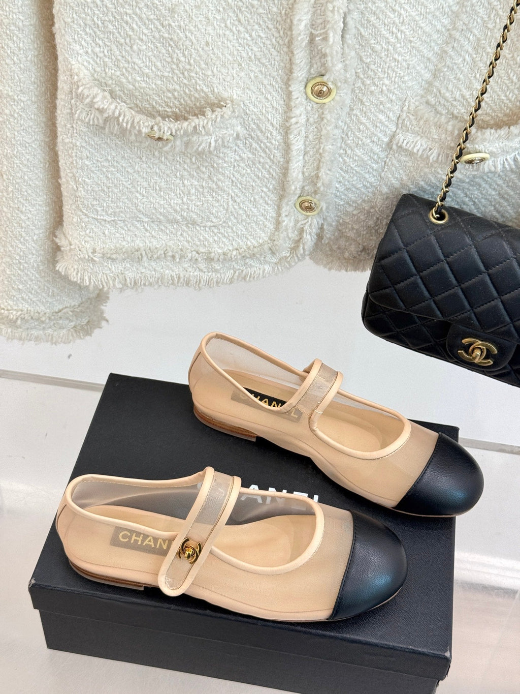 Chanel Flat Shoes in Beige Mesh and Black Lambskin