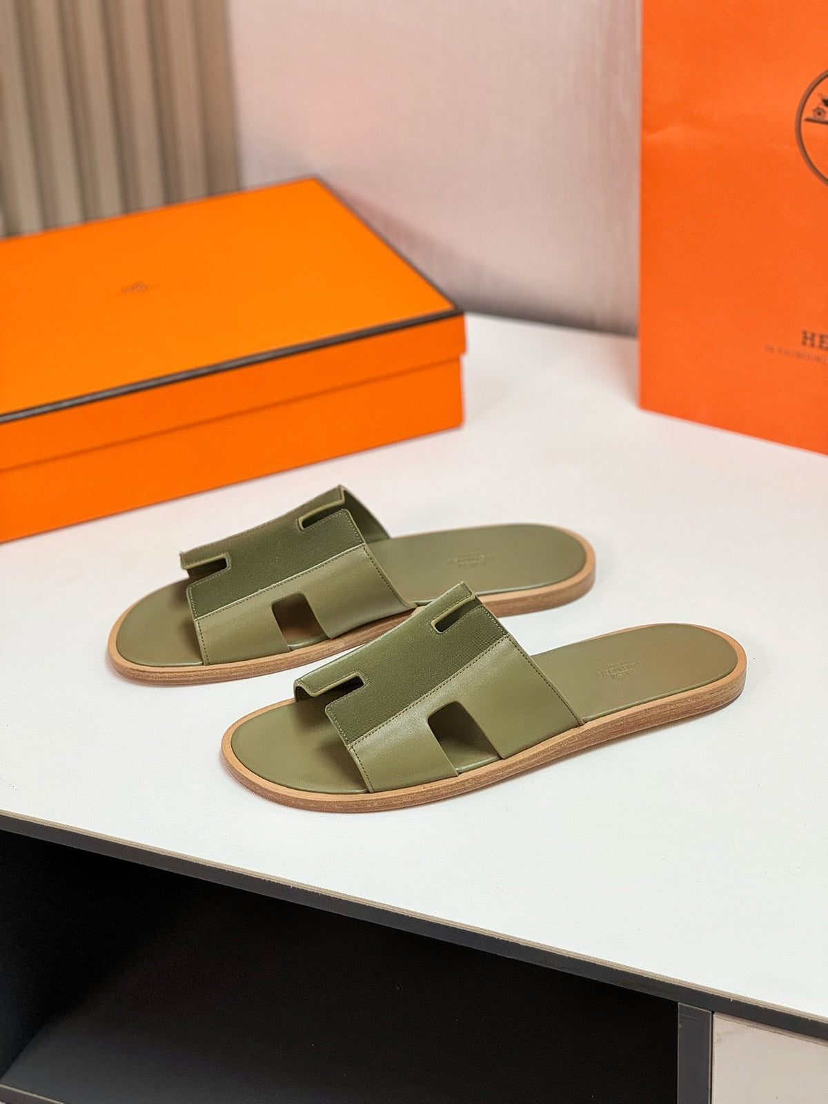 Hermes Izmir Sandal Vert Toundra