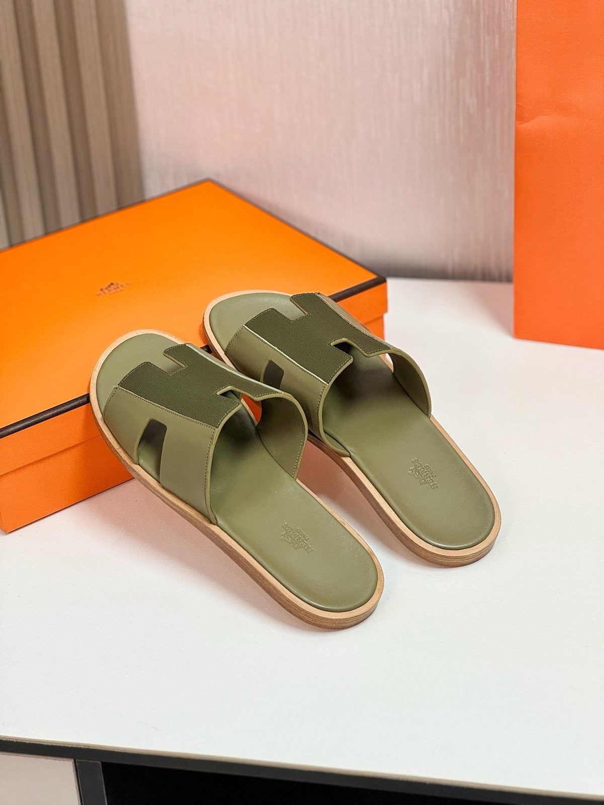 Hermes Izmir Sandal Vert Toundra