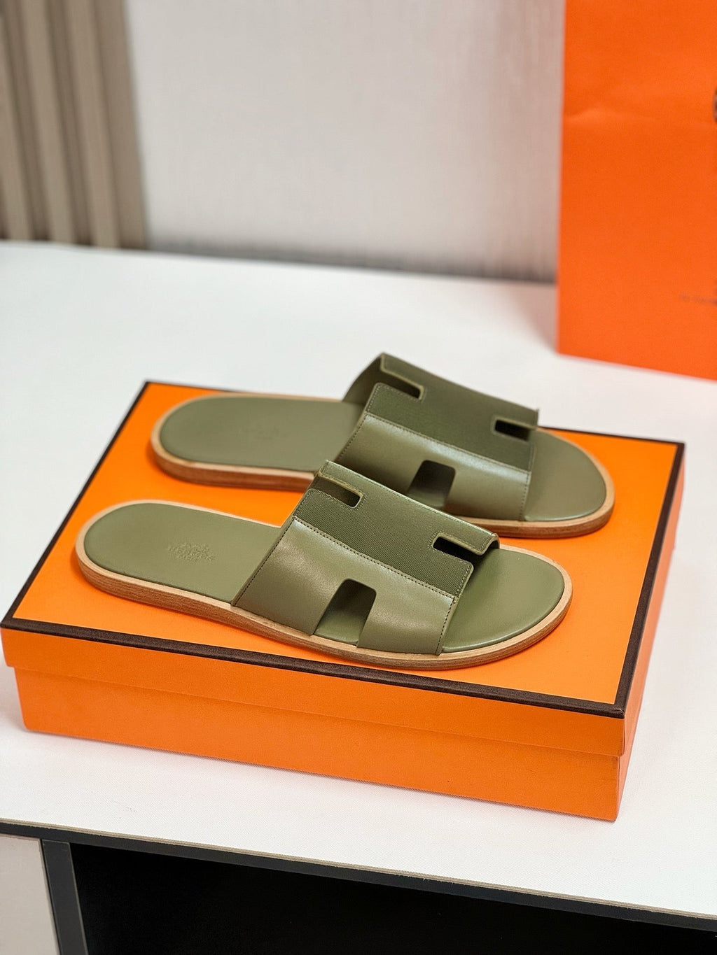 Hermes Izmir Sandal Vert Toundra