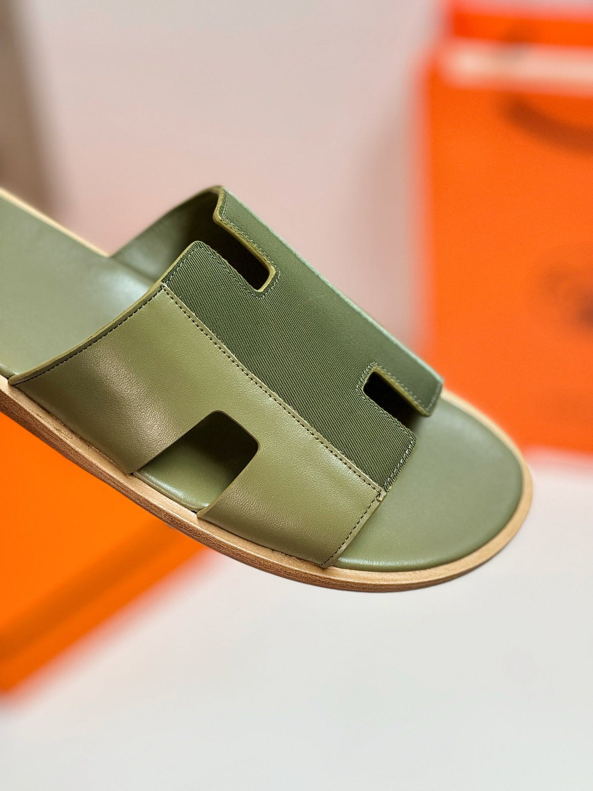 Hermes Izmir Sandal Vert Toundra