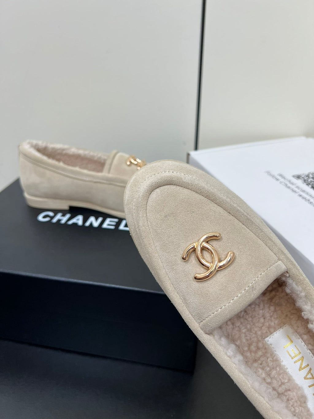 Chanel Loafer in Beige Suede and Solf Fleece Lining