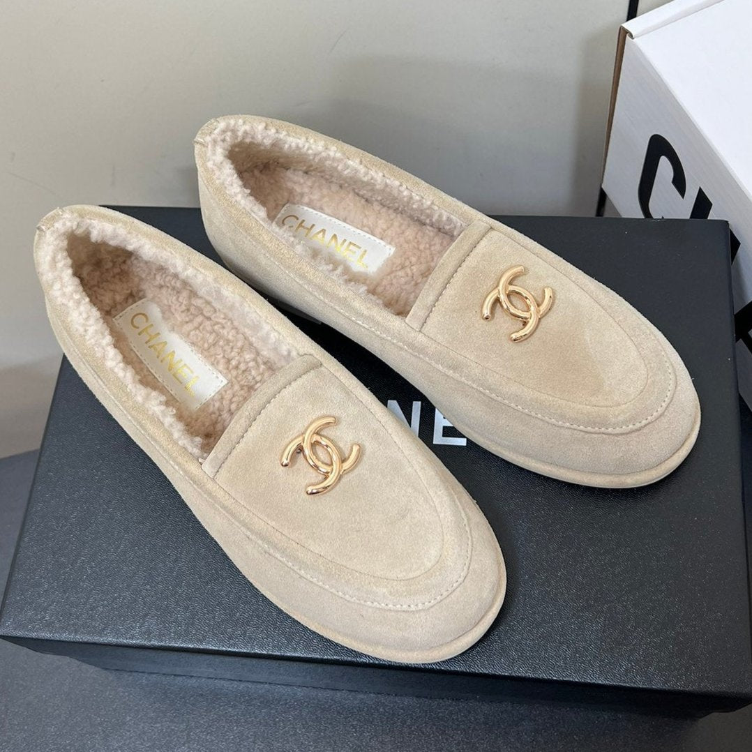 Chanel Loafer in Beige Suede and Solf Fleece Lining