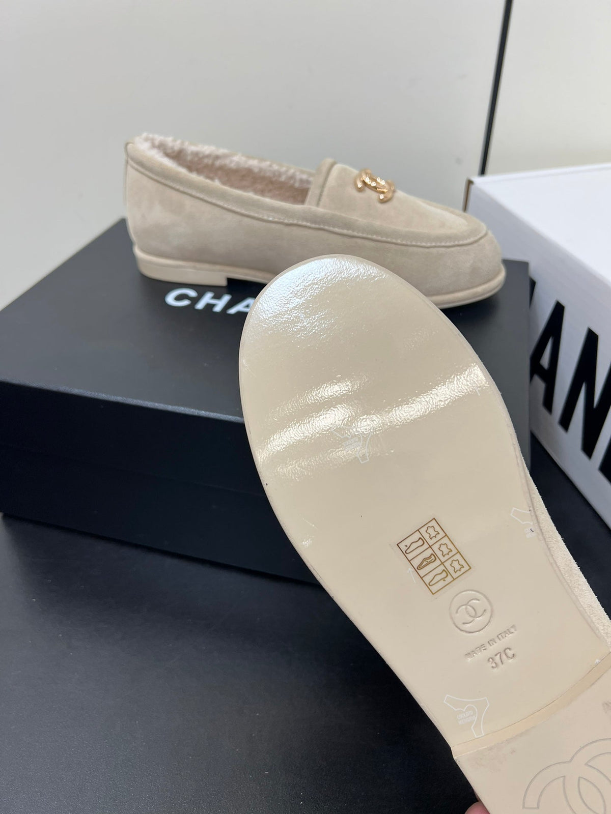 Chanel Loafer in Beige Suede and Solf Fleece Lining
