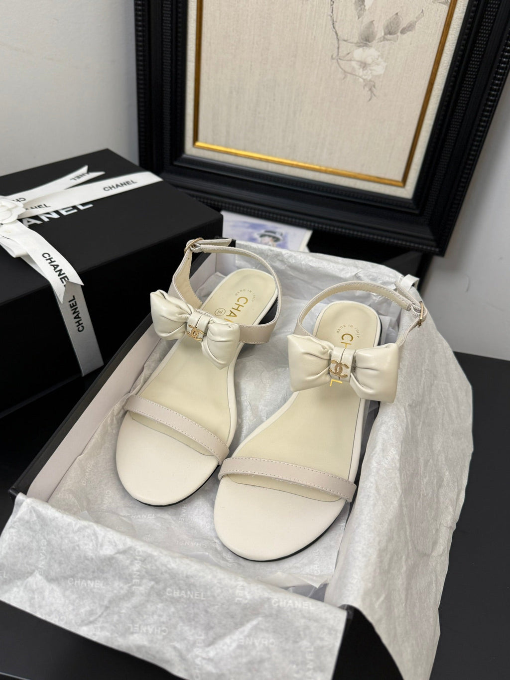 Chanel Flat Sandals 5 mm in White Cream Calfskin