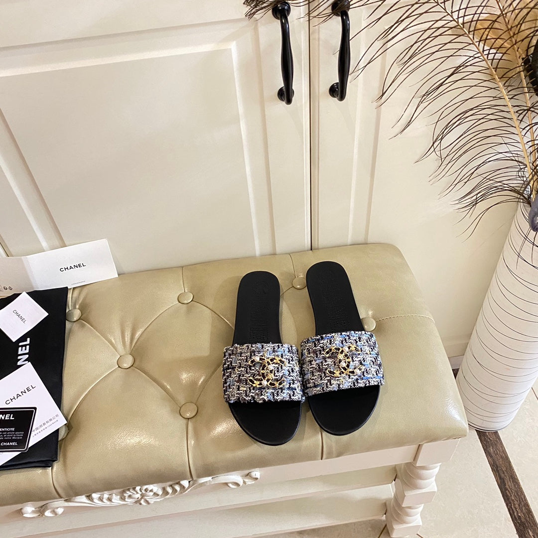 Chanel Slippers in Multicolor Tweed Mule