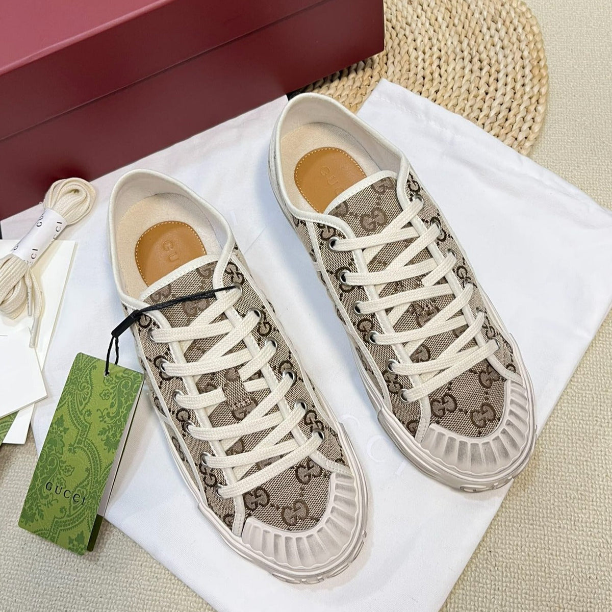 Gucci Sneaker Julio Canvas Sneakers Beige Caro
