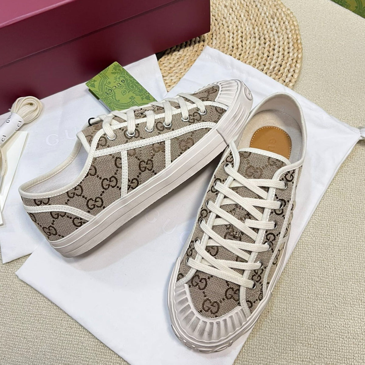 Gucci Sneaker Julio Canvas Sneakers Beige Caro
