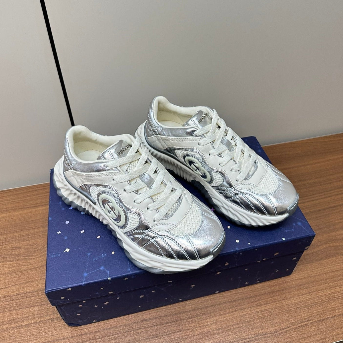 Gucci Ripple Leather Sneakers White Silver