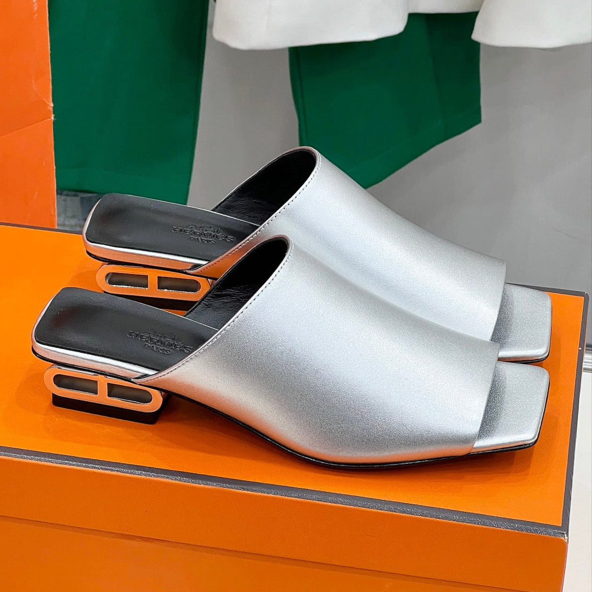 Hermes Idole Sandal in Silver Calfskin