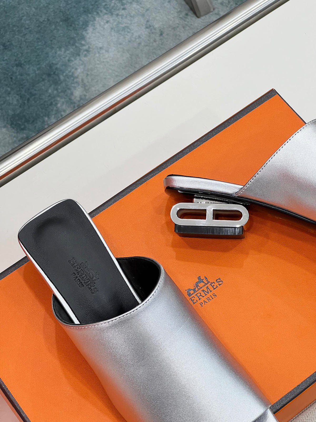 Hermes Idole Sandal in Silver Calfskin