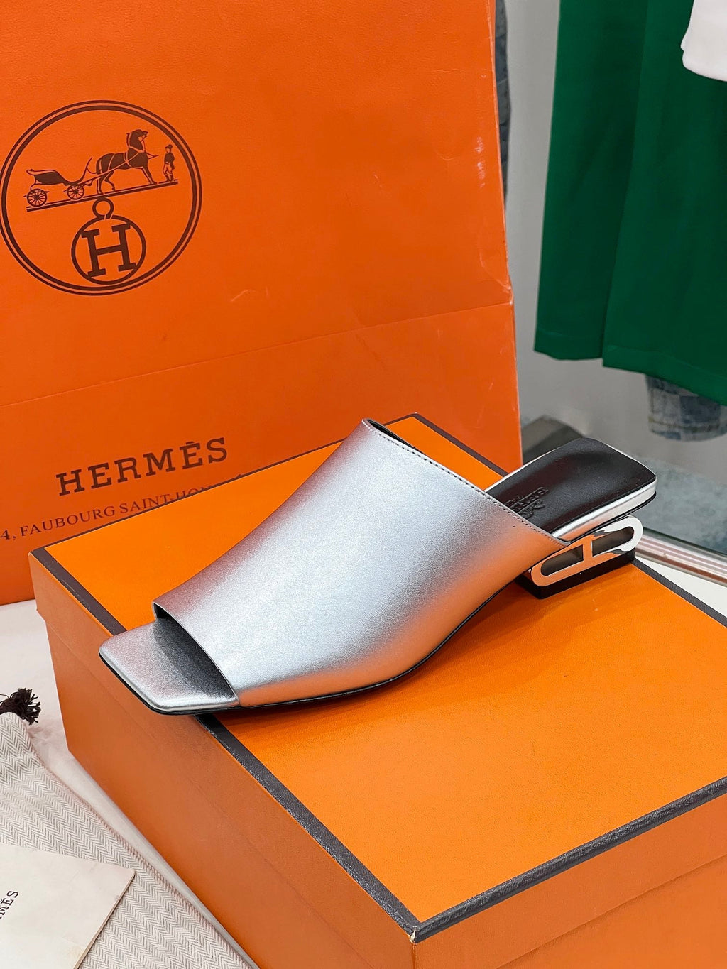 Hermes Idole Sandal in Silver Calfskin