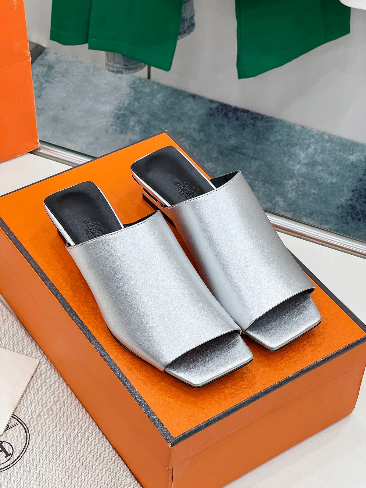 Hermes Idole Sandal in Silver Calfskin