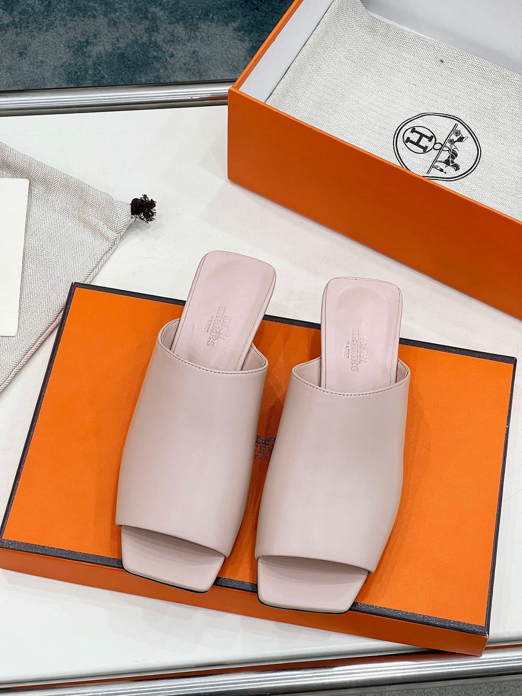 Hermes Idole Sandal in Baby Pink Calfskin
