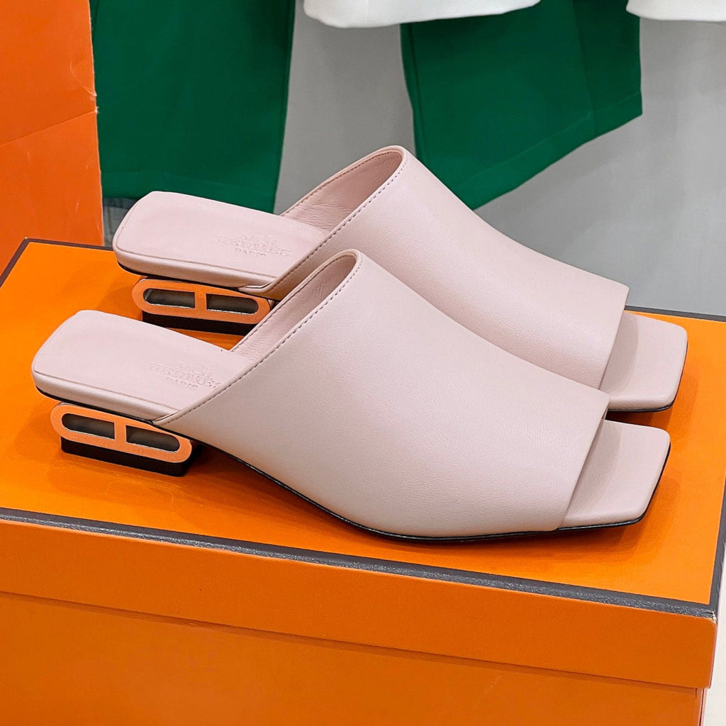 Hermes Idole Sandal in Baby Pink Calfskin