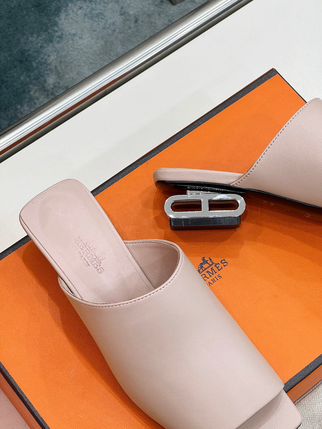 Hermes Idole Sandal in Baby Pink Calfskin