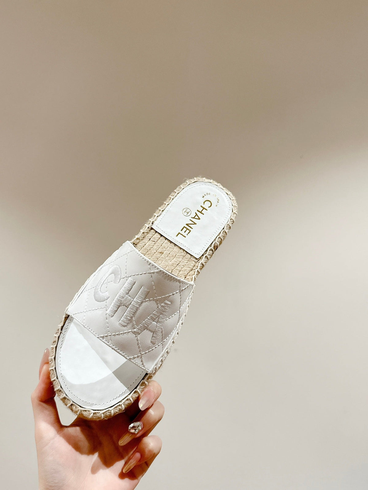 Chanel Flat Slippers in White Lambskin Mix Beige Woven