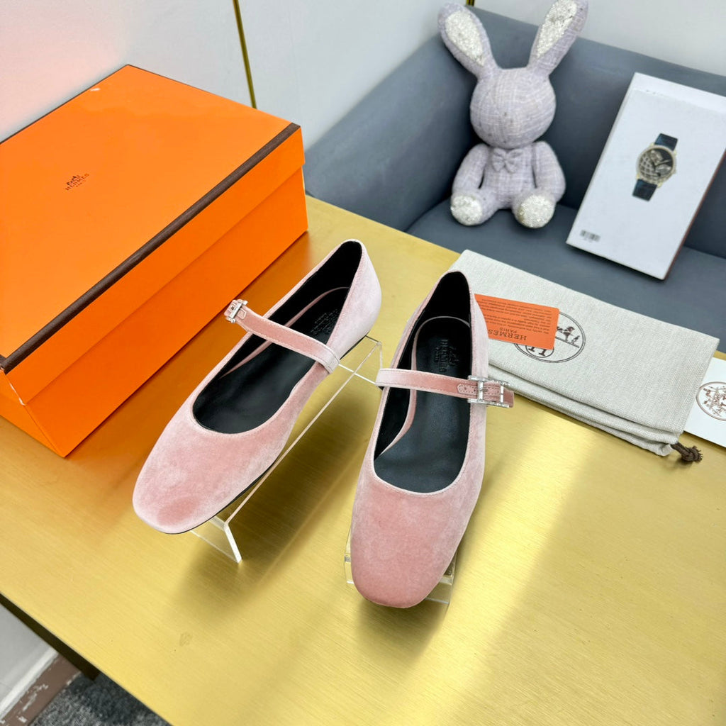 Hermes Ballet Flats in Light Pink Suede