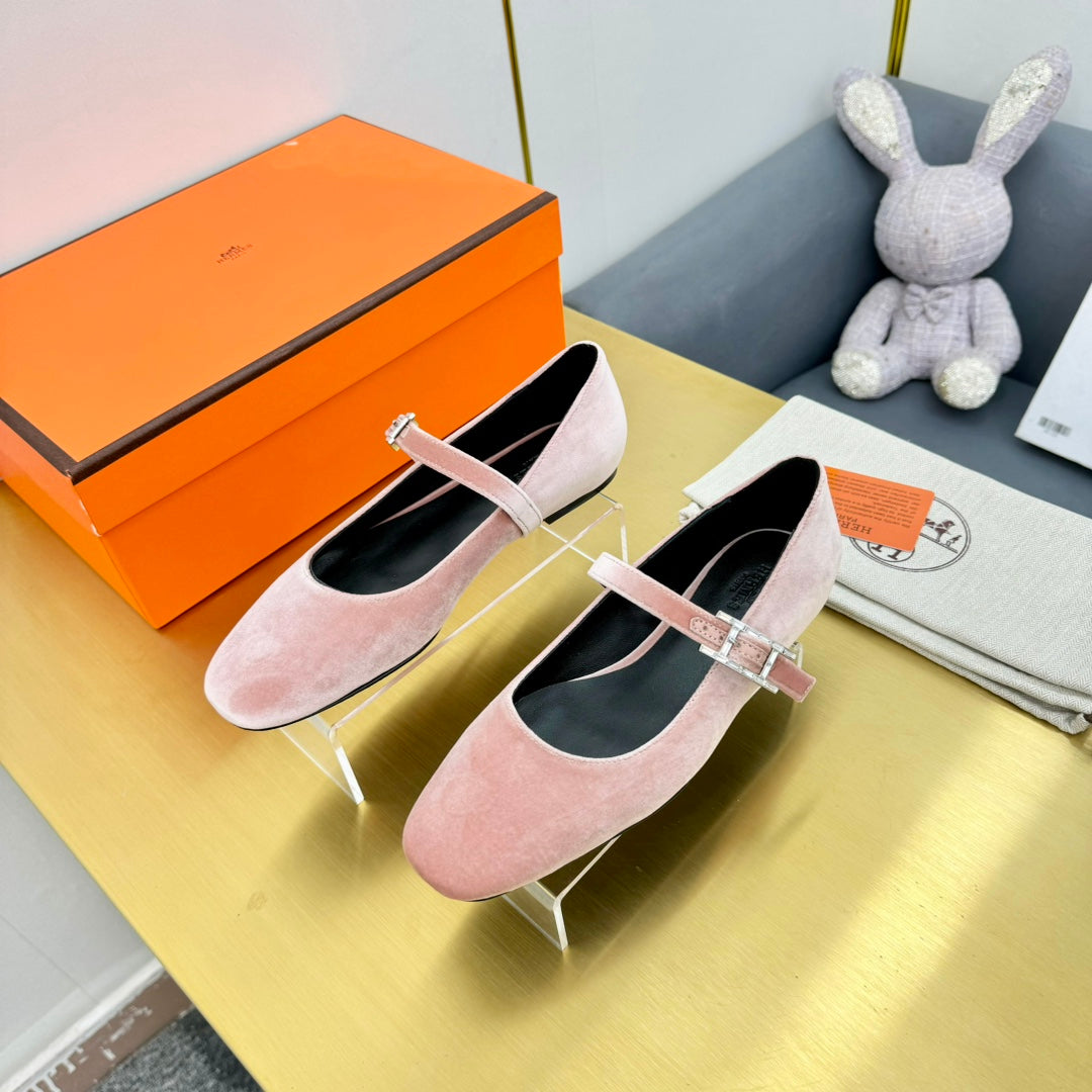 Hermes Ballet Flats in Light Pink Suede