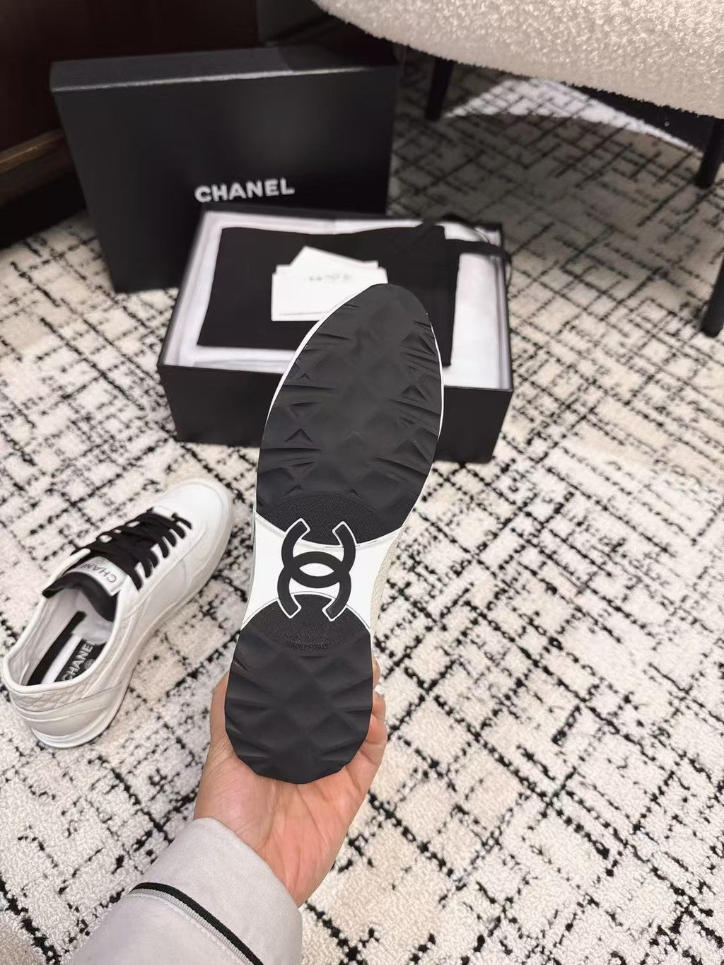 Chanel Trainers Sneaker in White Calfskin and Suede