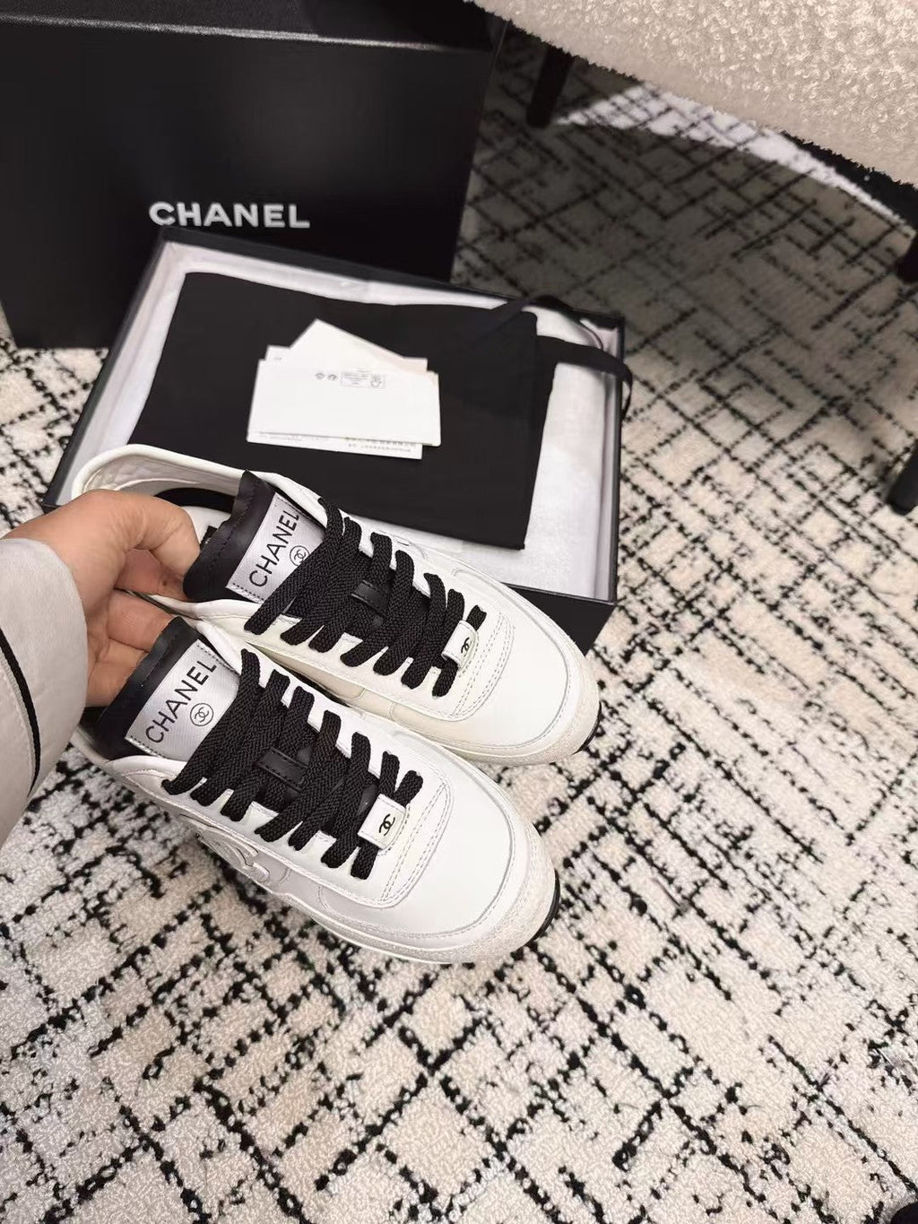 Chanel Trainers Sneaker in White Calfskin and Suede