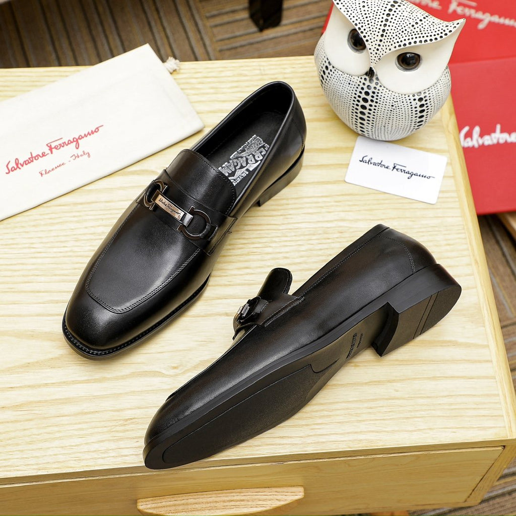 Ferragamo Black Metal Bit Loafers — side