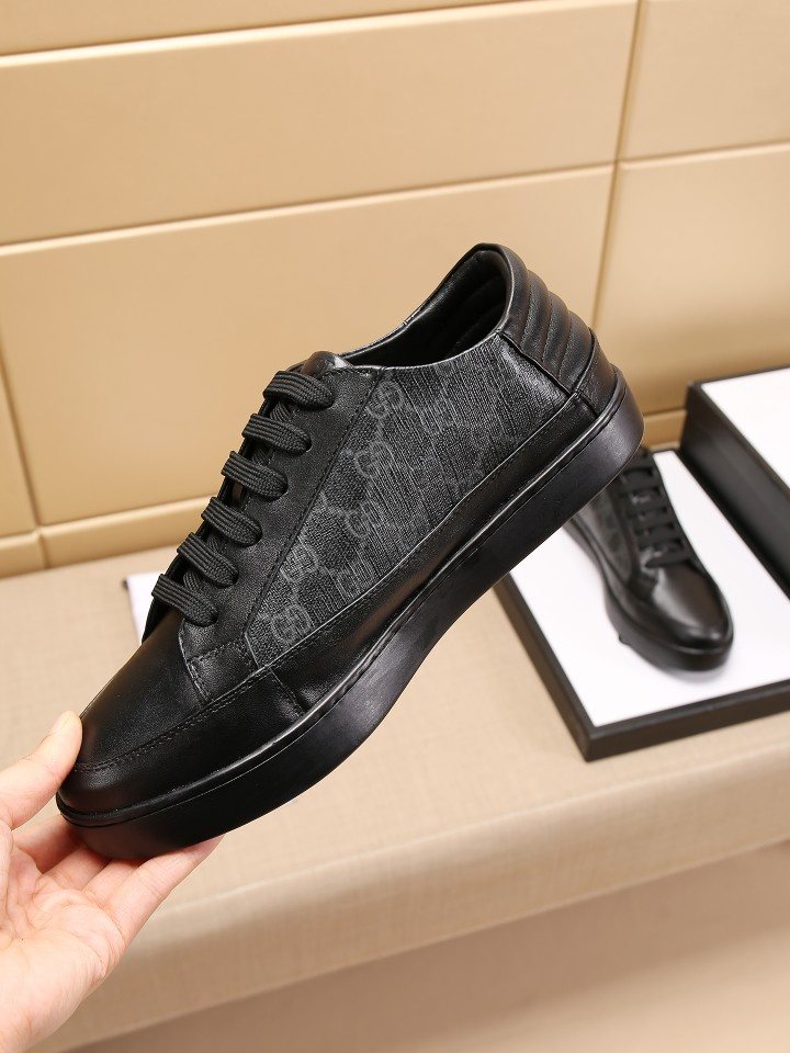 Gucci Monogram Panel Low-Top Sneakers — model