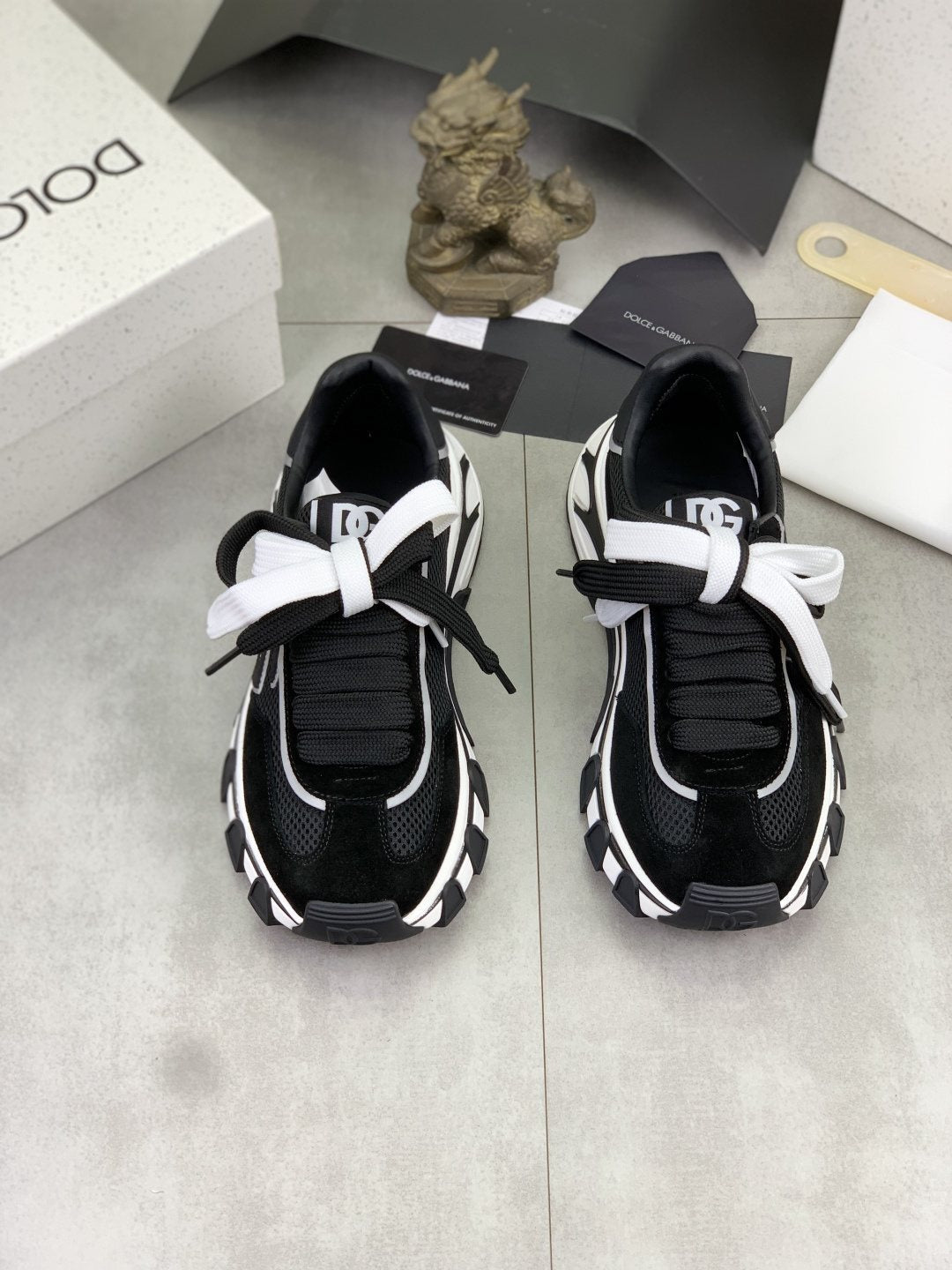 微商相册测试鞋子-Dolce & Gabbana Logo Panel Low-Top Sneakers — front