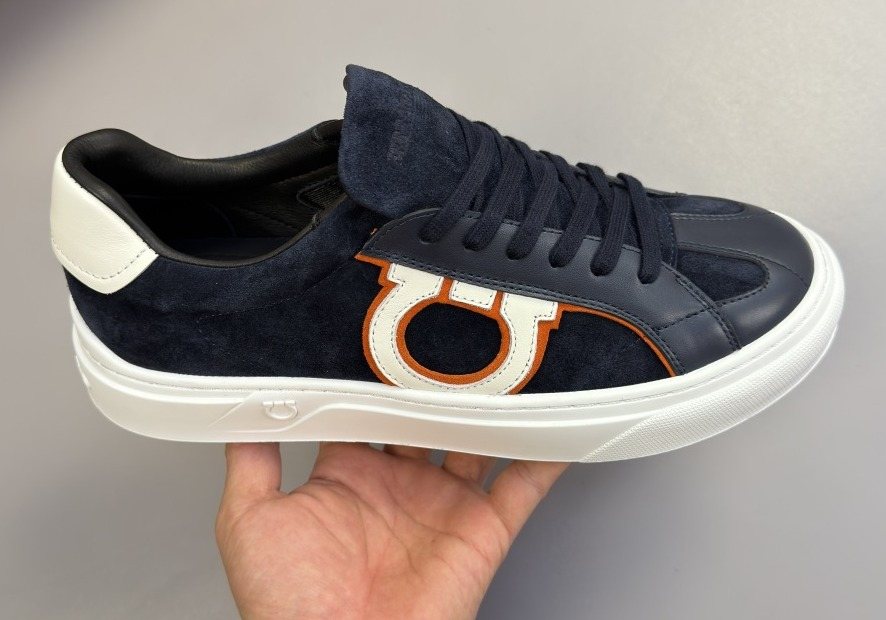 Ferragamo Contrast-Trim Low-Top Sneakers — front